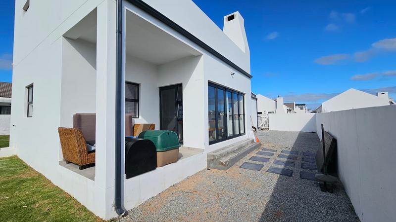 4 Bedroom Property for Sale in Golden Mile Western Cape